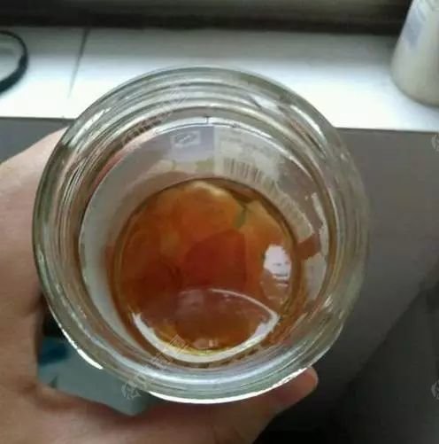 1、未经处理的青鱼石,腥味重,所以可以放在橄榄油里泡两三天,味道基本没了。