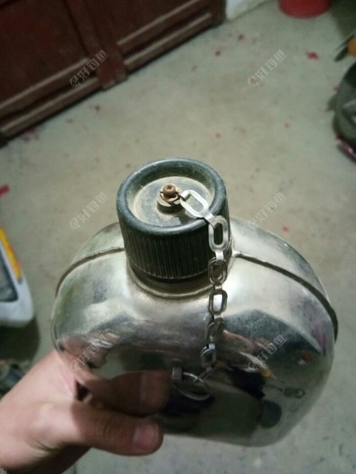 这种水壶，现在只有在影视剧里才能见到吧！