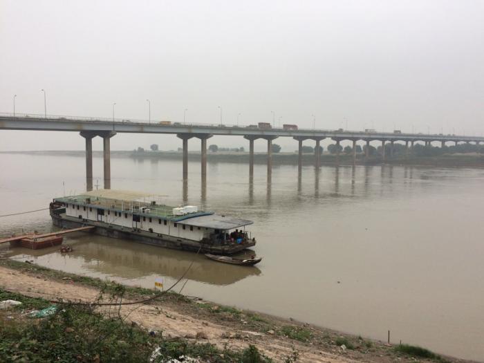 白沙洲大桥江边