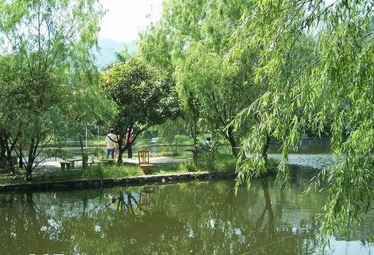 海兰江钓鱼山庄