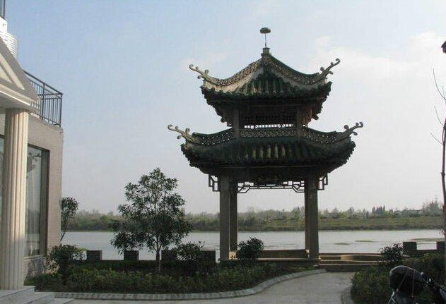 碧水蓝天度假村