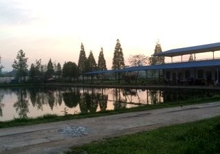 观鱼楼休闲竞技钓场