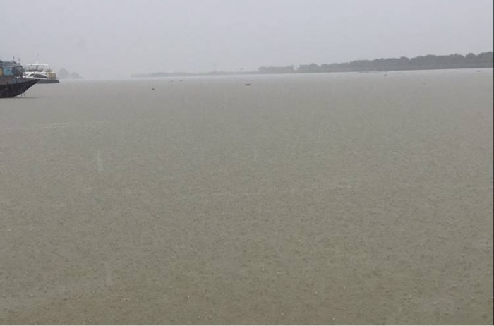 万顷沙4涌西闸旁