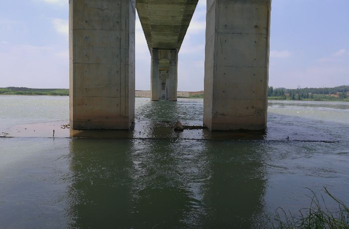 湖南常德澧县艳电大桥底下