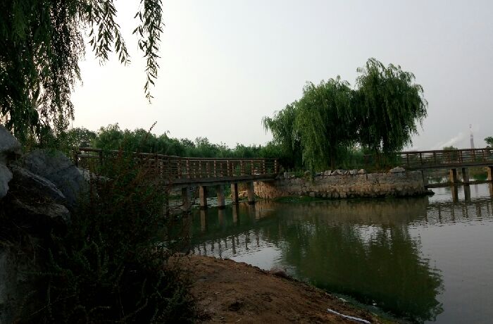 白马河滨河公园