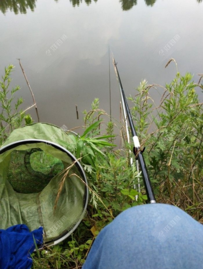 6米3的竿子测试水深2米多点
