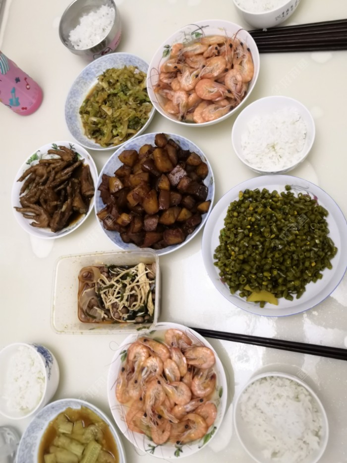 周末简单做点饭菜给丫头吃