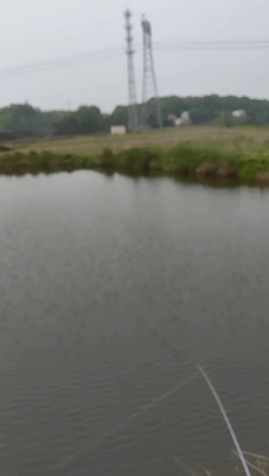 六家冲河边上钓鱼场