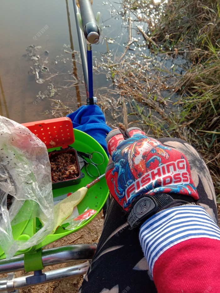 九点多觉得好热，脱了棉衣，