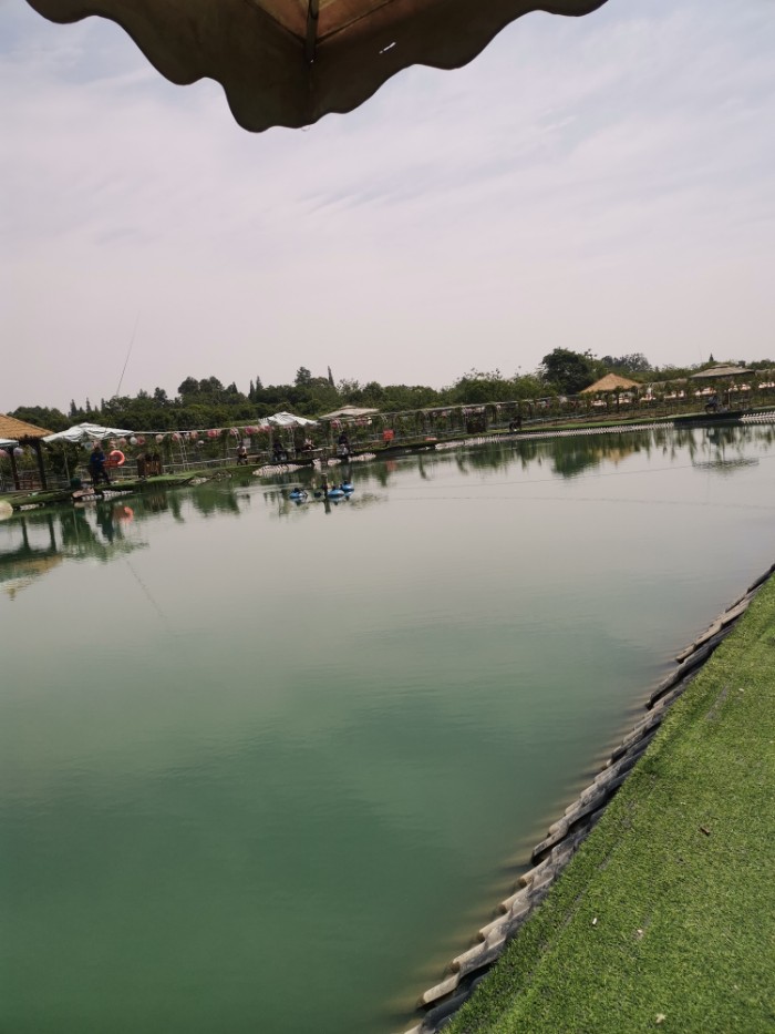 大不鲖欢乐巨物塘