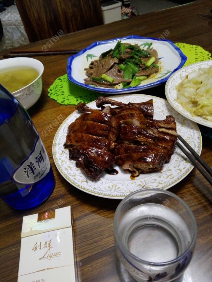 祝:观帖的好朋友2018大鲫大鲤,好运连连(鲢鲢)!说了一大篇,小酒走起?