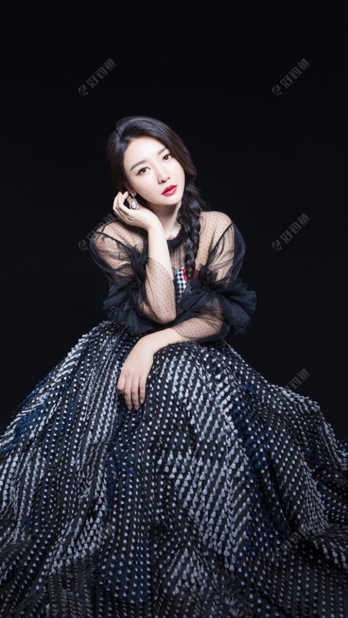 美女来了?