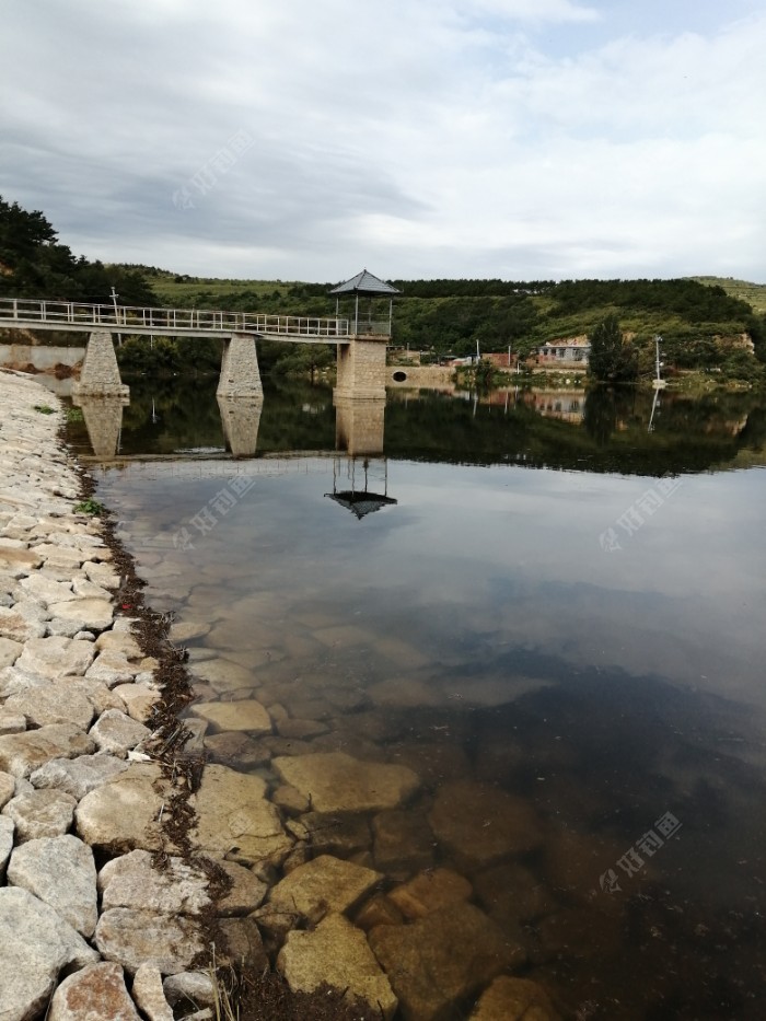 周一同车去往市效花朝老水库垂钓